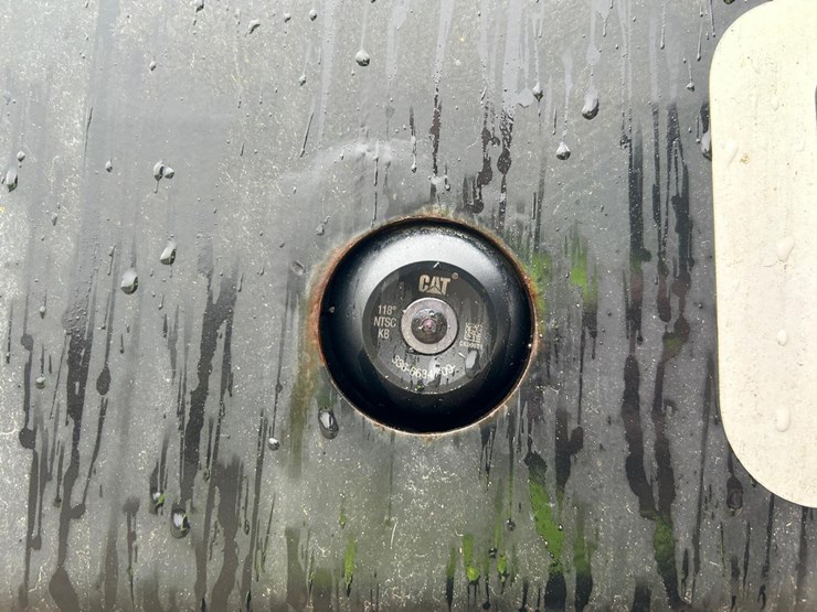 2019-caterpillar-242d-image-15