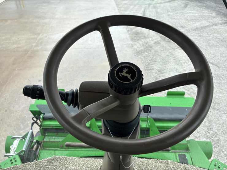 2017-john-deere-s680-image-96