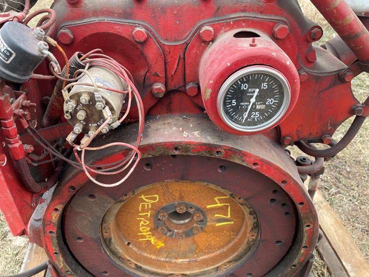 #4229-•-detroit-471-diesel-engine-on-stand-image-13