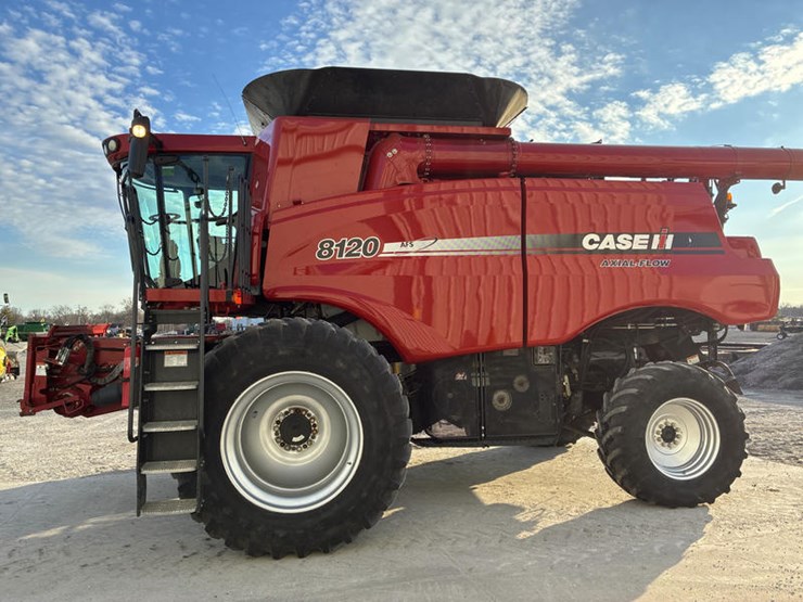 2010-case-ih-8120-image-10