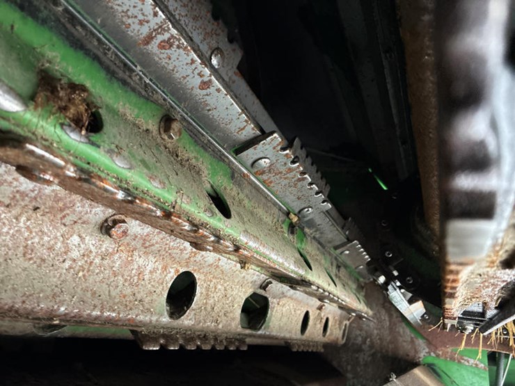 2013-john-deere-s690-image-31