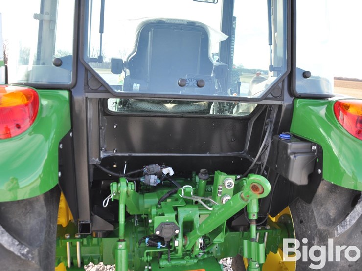 2022-john-deere-5055e-image-18