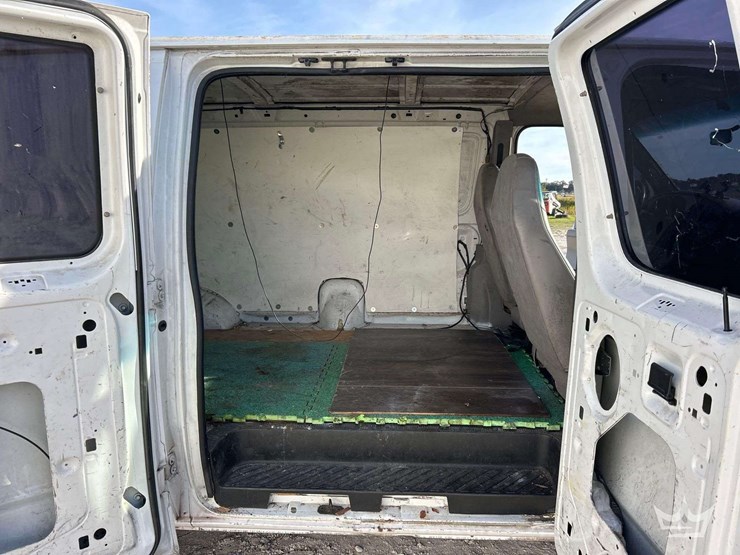 2002-ford-cargo-image-20