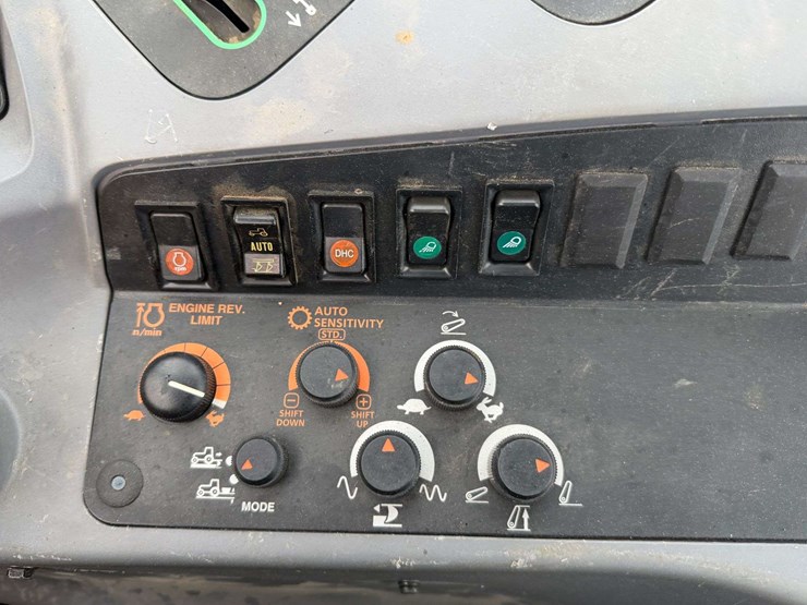 2018-kubota-m6-141-image-34