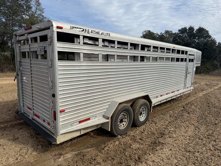 featherlite-24-ft-image-2