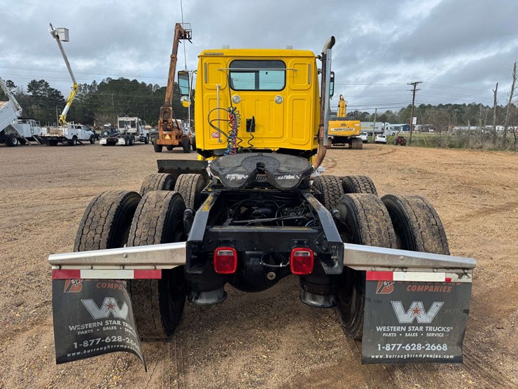 2017-western-star-4700-image-6