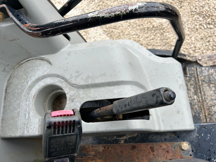 2018-caterpillar-903d-image-21