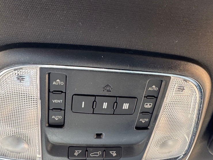 2015-jeep-grand-cherokee-image-21