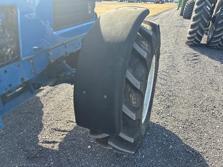 1990-ford-8730-image-38