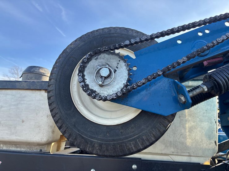 2010-kinze-3600-image-19