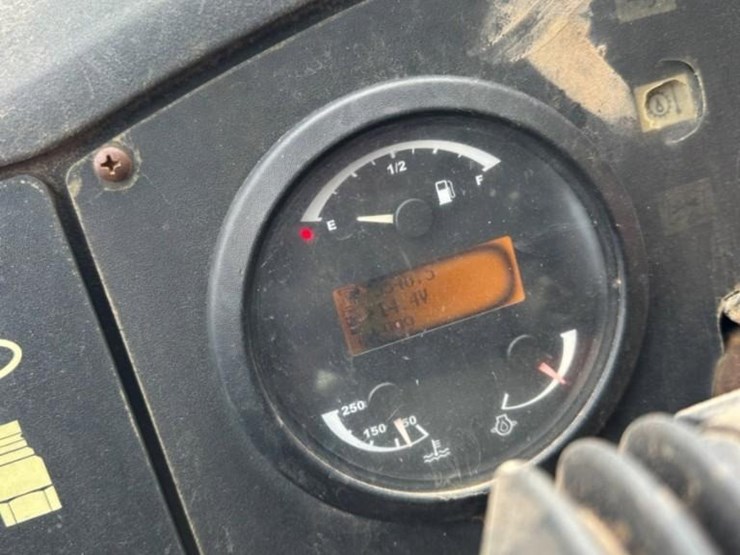 2015-jlg-g6-42a-image-16