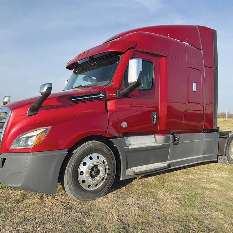 2020 FREIGHTLINER CASCADIA 126