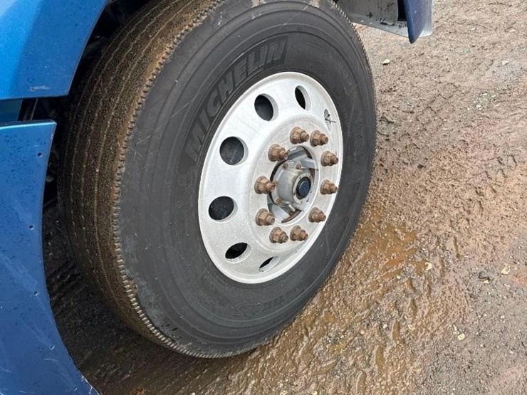 2015-kenworth-t880-image-9