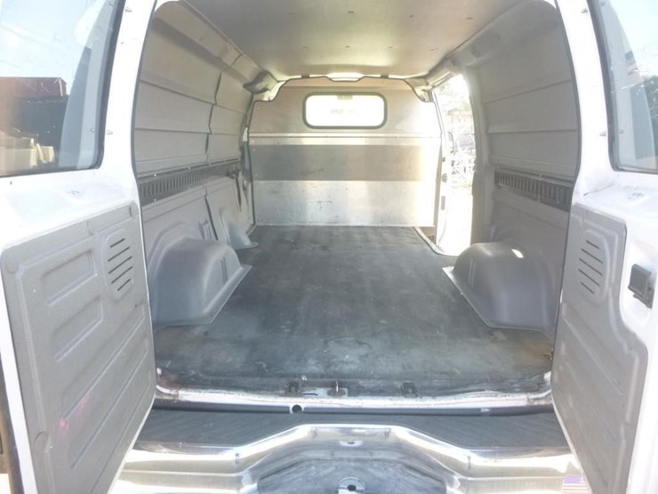 2006-ford-e250-image-9