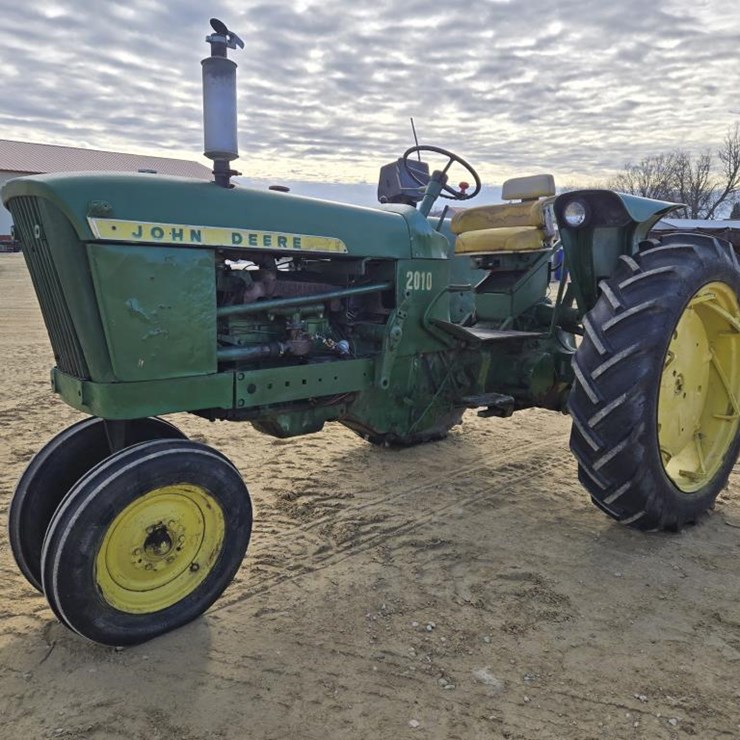 2010 JOHN DEERE 2010