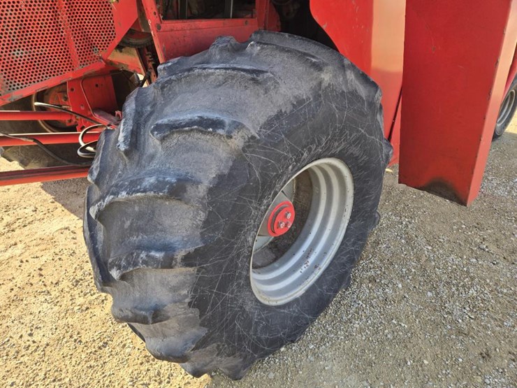 massey-ferguson-850-image-4
