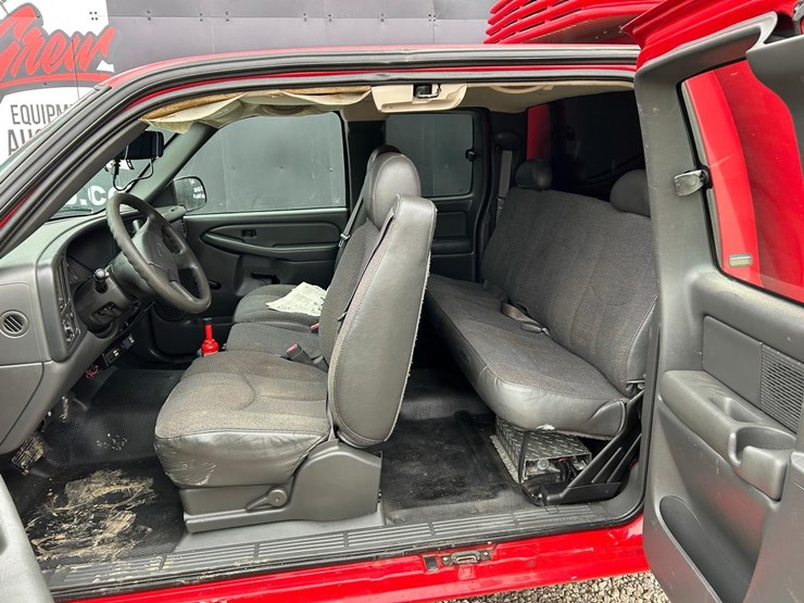 2004-chevrolet-1500-image-18