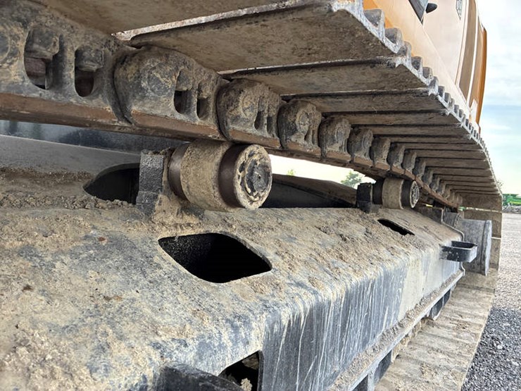 2021-deere-250g-lc-image-38