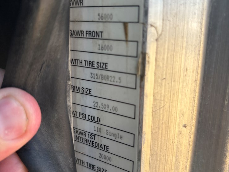 2009-peterbilt-340-image-101