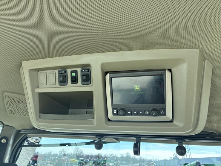 2021-john-deere-8rx-370-image-95