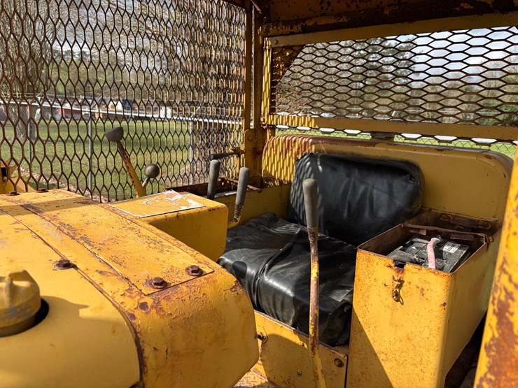 caterpillar-d5b-image-21