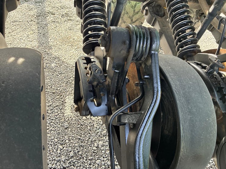 2005-john-deere-1690-image-46