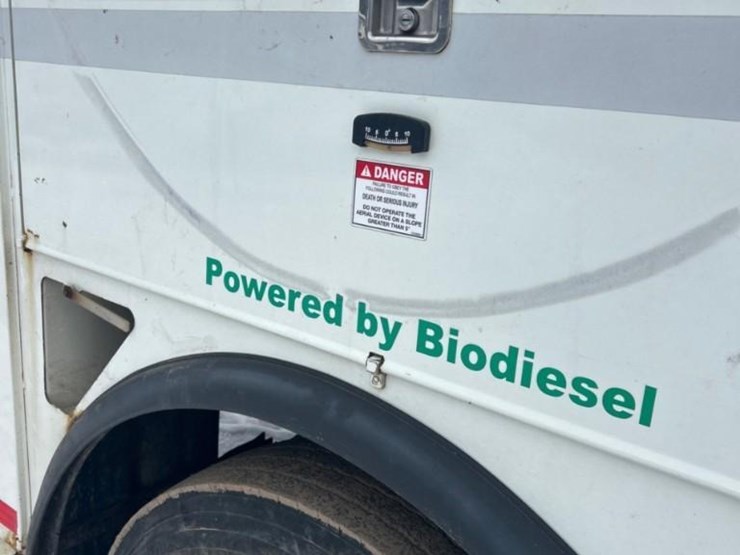 2016-international-durastar-4400-image-40