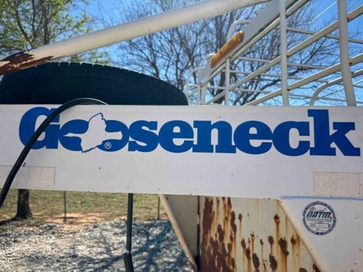 24’-x-6’-gooseneck-livestock-trailer-image-7