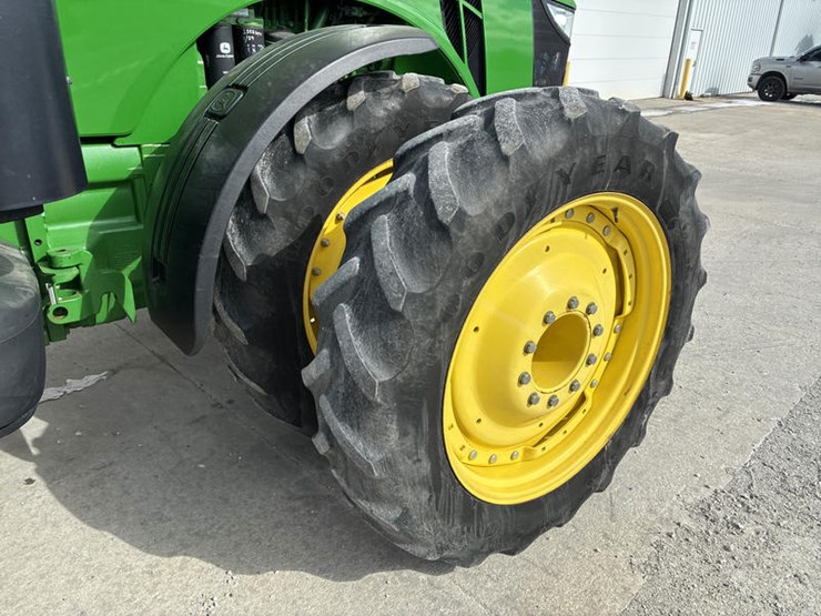 2013-john-deere-8335r-image-51
