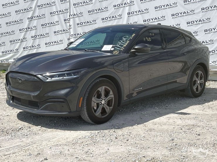 2021-ford-mustang-mach-e-image-1