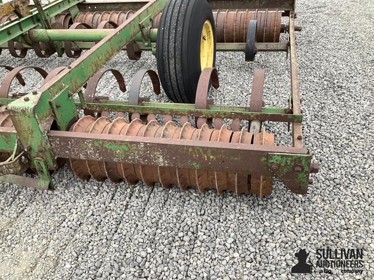 john-deere-16-image-8