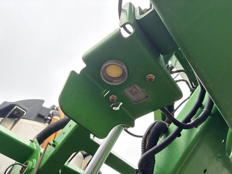 2017-john-deere-r4045-image-27