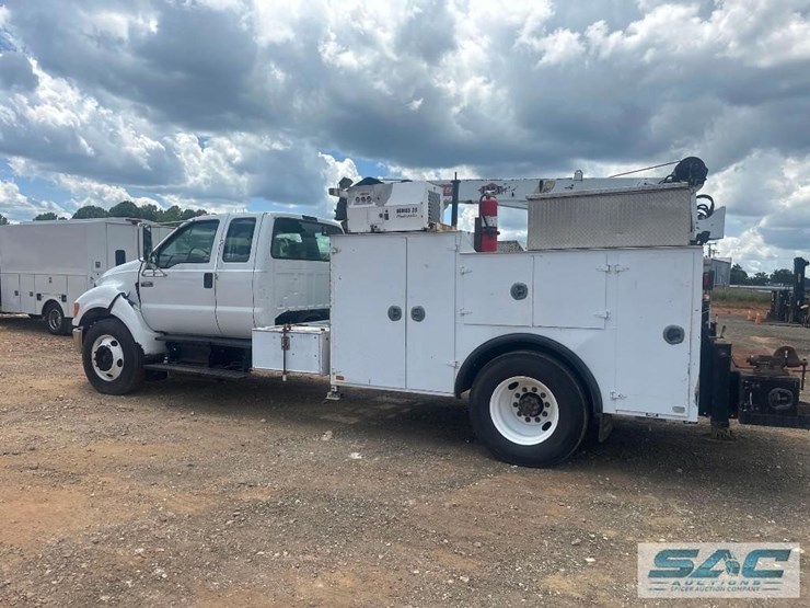 2005-ford-f650-image-6