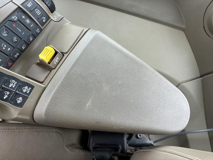 2021-john-deere-8rx-410-image-101