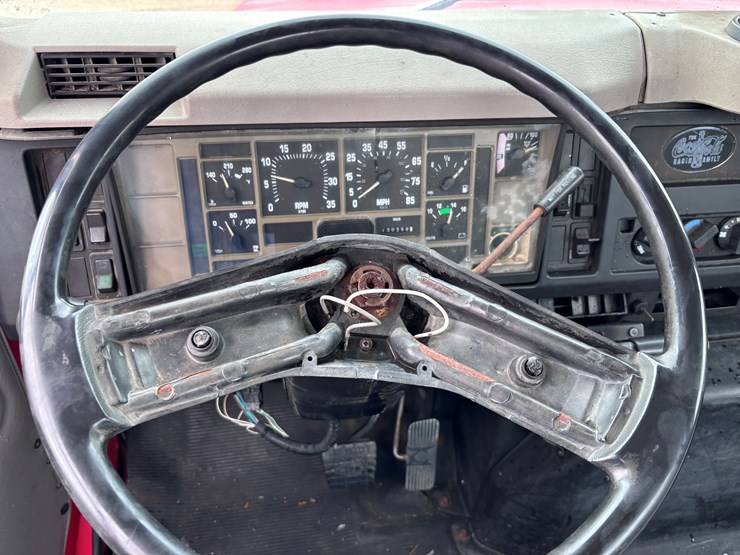 2001-international-4700-image-12