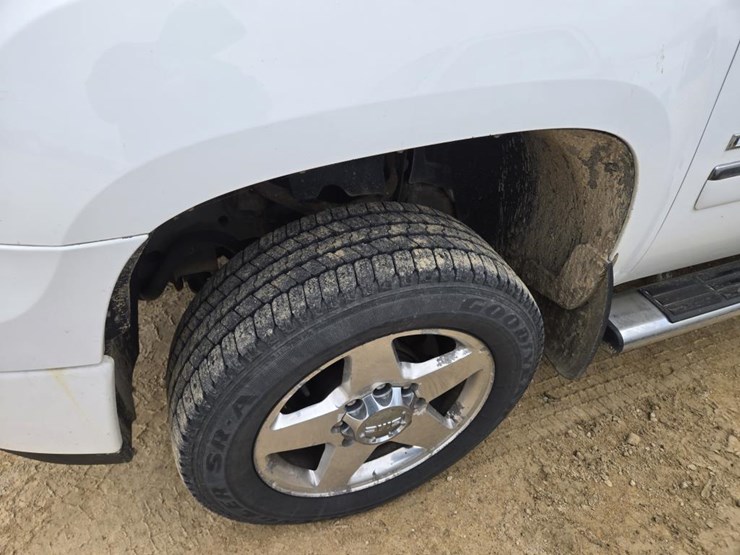 2013-gmc-sierra-2500-image-5