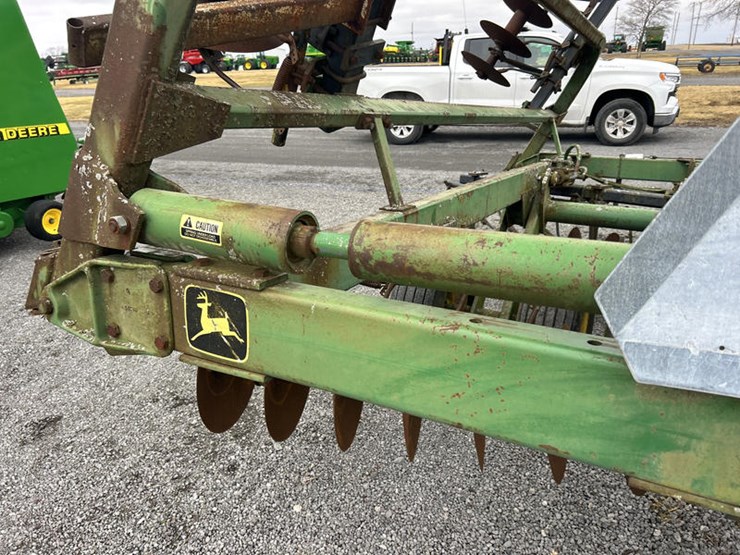 john-deere-230-image-17