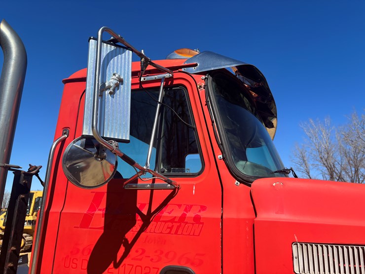 1993-mack-ch600-image-15