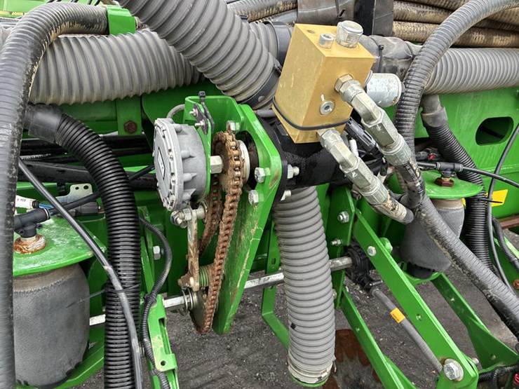 2019-john-deere-1775-image-97