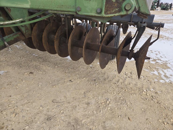 john-deere-230-image-4