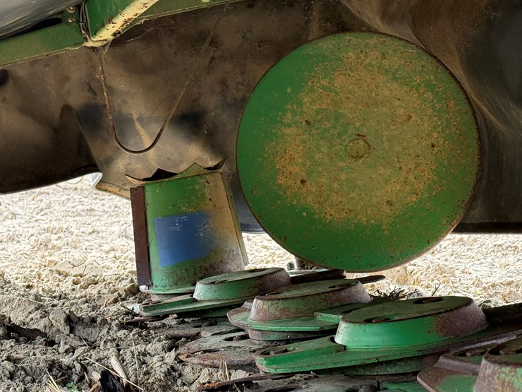 john-deere-275-image-6