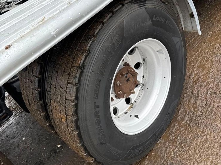 2015-kenworth-t880-image-24