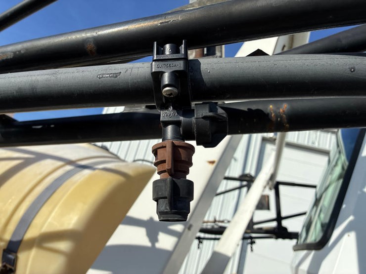 2010-willmar-745-image-25