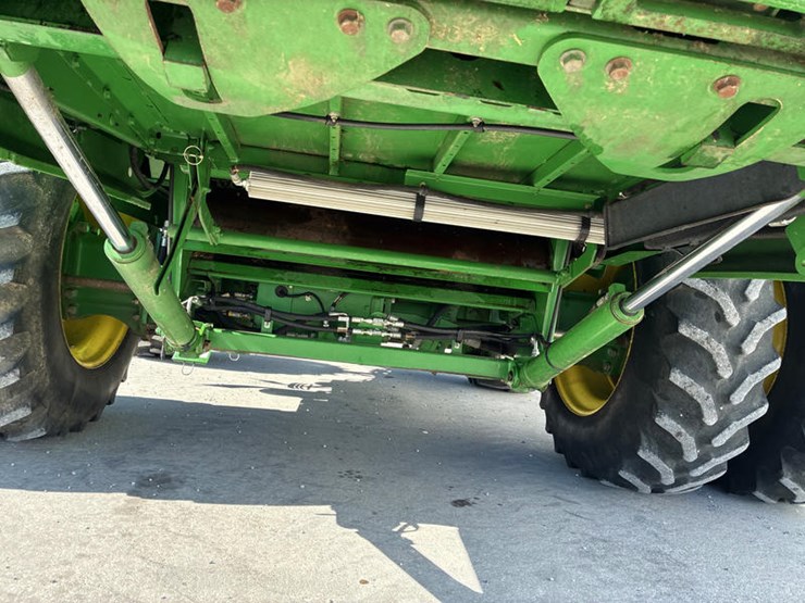 2012-john-deere-s670-image-26