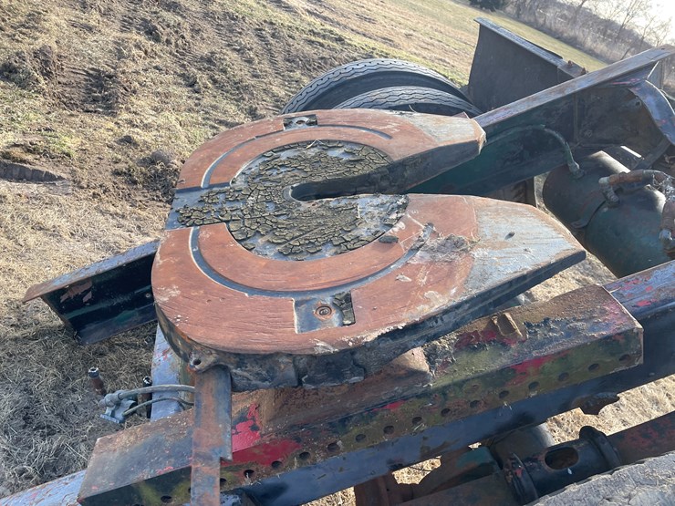 #4218-•-drive-axle-with-5th-wheel-plate-image-10