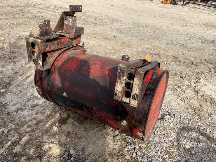 #4271-•-vintage-steel-fuel-tank-image-4