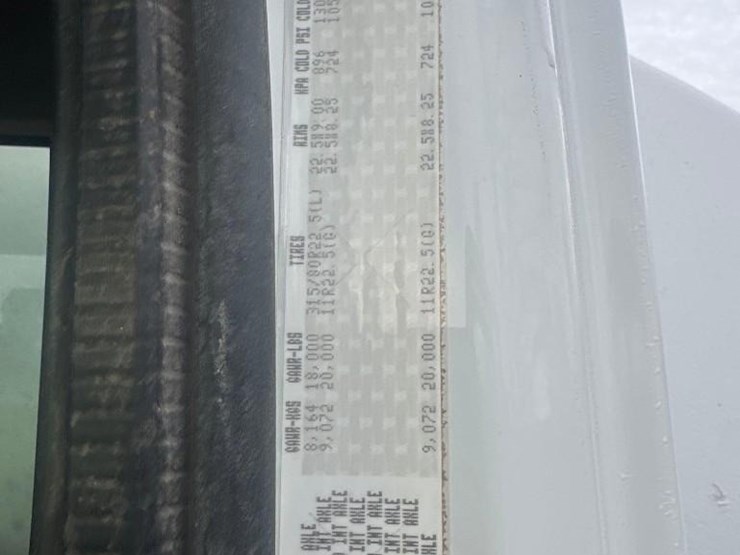 2009-freightliner-mc-4000-gallon-t/a-water-truck-image-29