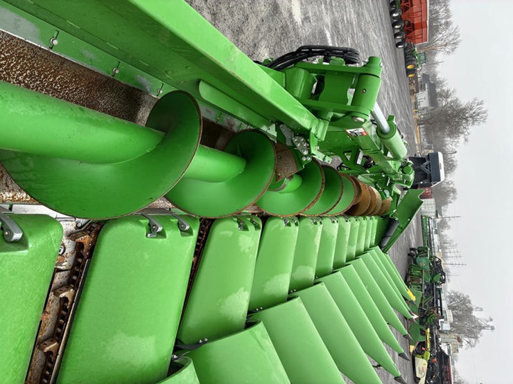 2024-john-deere-c12f-image-17