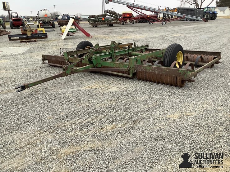 john-deere-16-image-1