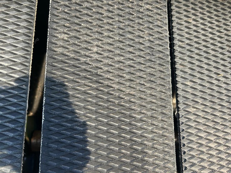 1999-john-deere-566-image-12